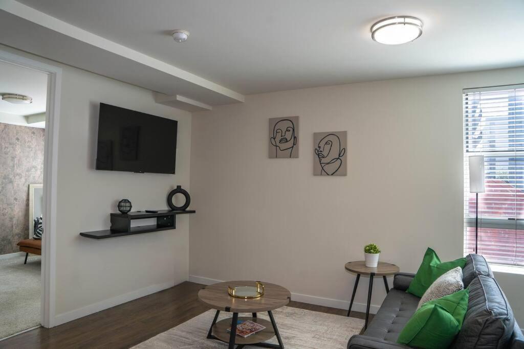 June Specials- Suite Spot Dtla- Free Parking For One Car! Los Angeles Exterior photo